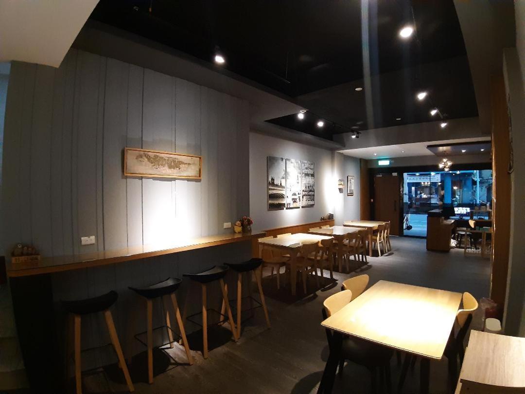 藏青民宿the Wind Guesthouse-Youth Inn Tainan Exterior photo