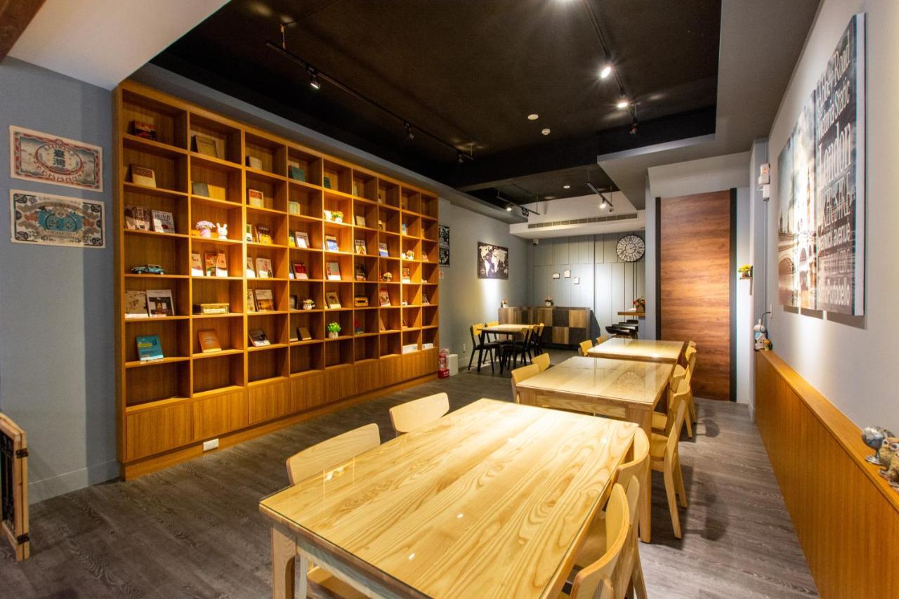 藏青民宿the Wind Guesthouse-Youth Inn Tainan Exterior photo